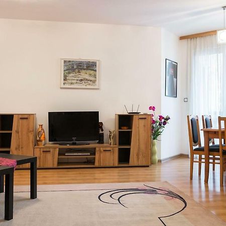 Glorious - 2-Bedroom Apartment Near Youth Hill By Flat Mаnager Plovdiv Exterior foto